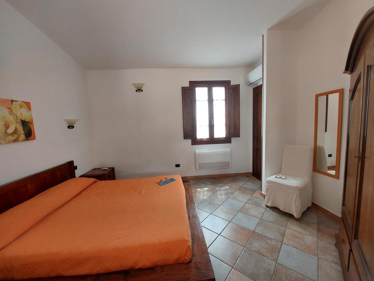 Hotel La Corte Rosada Villasimius Exterior photo