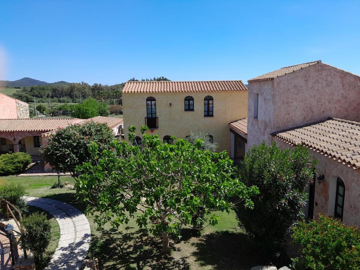 Hotel La Corte Rosada Villasimius Exterior photo