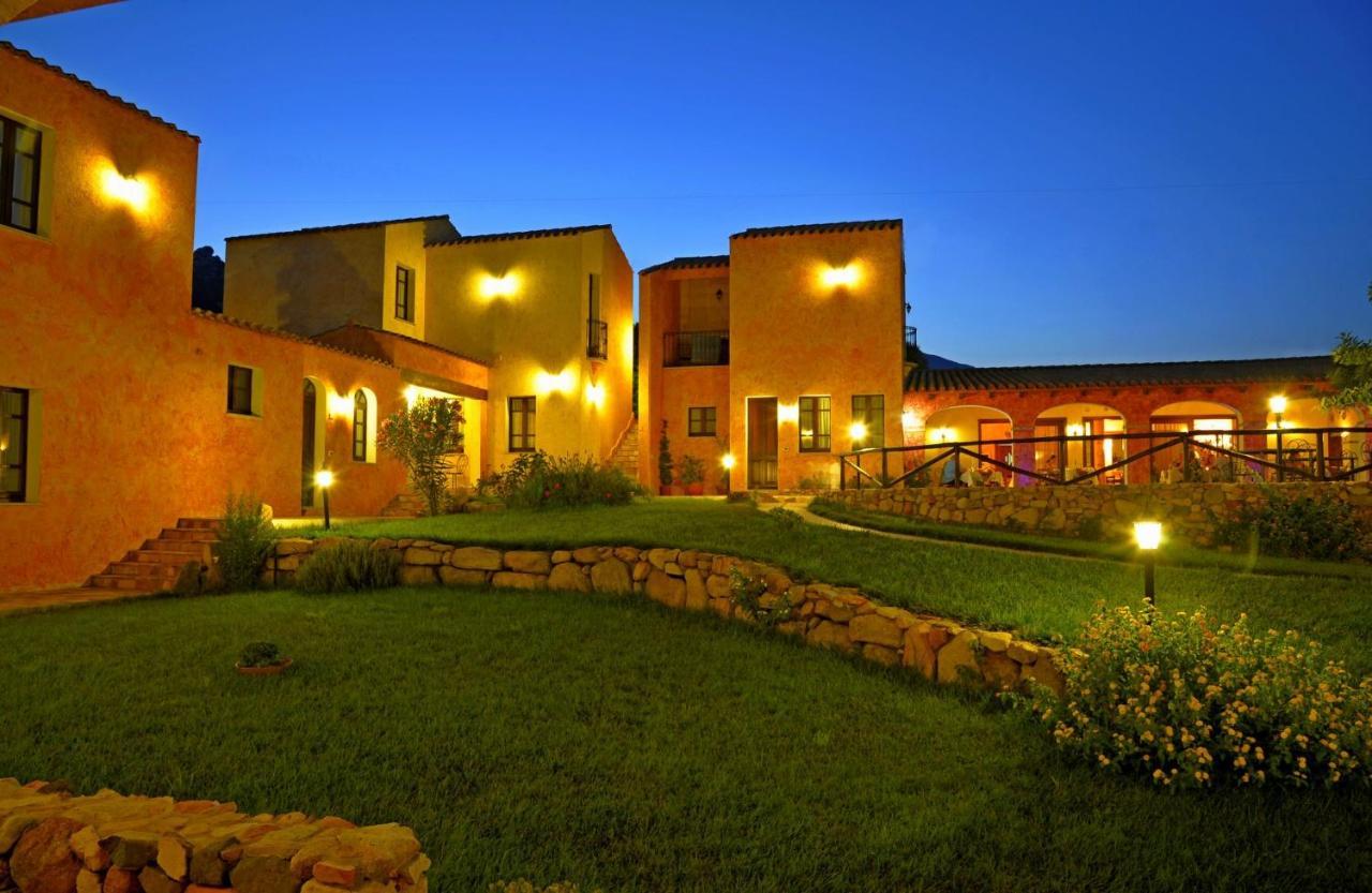 Hotel La Corte Rosada Villasimius Exterior photo